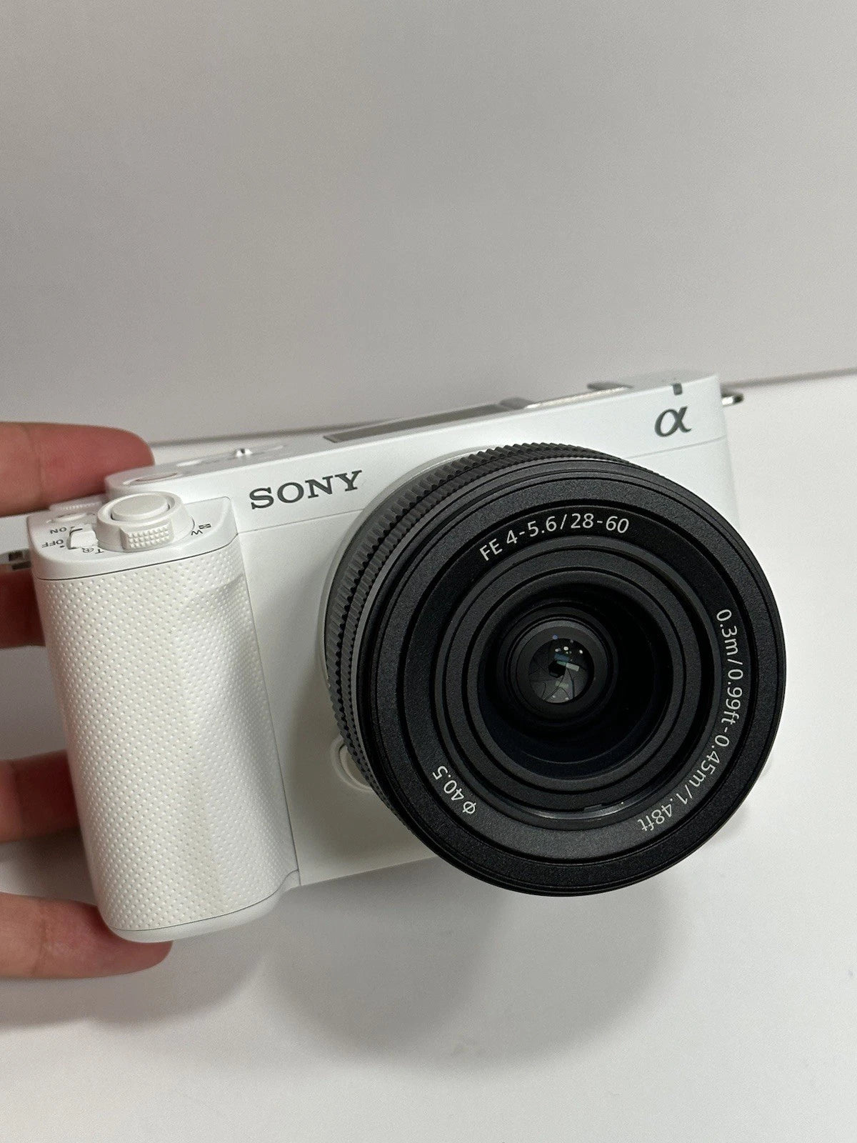 Sony Alpha ZV-E1 4K Mirrorless Camera White (ILCZVE1/B) + 28-60mm Lens