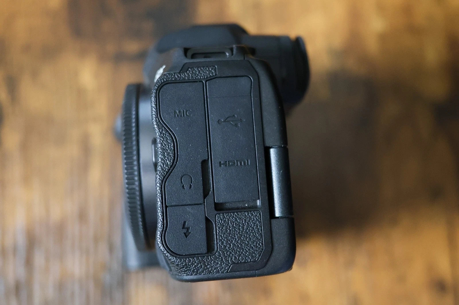 CANON EOS R5 45MP MIRRORLESS DIGITAL CAMERA BODY - 7000 Clicks MINT!