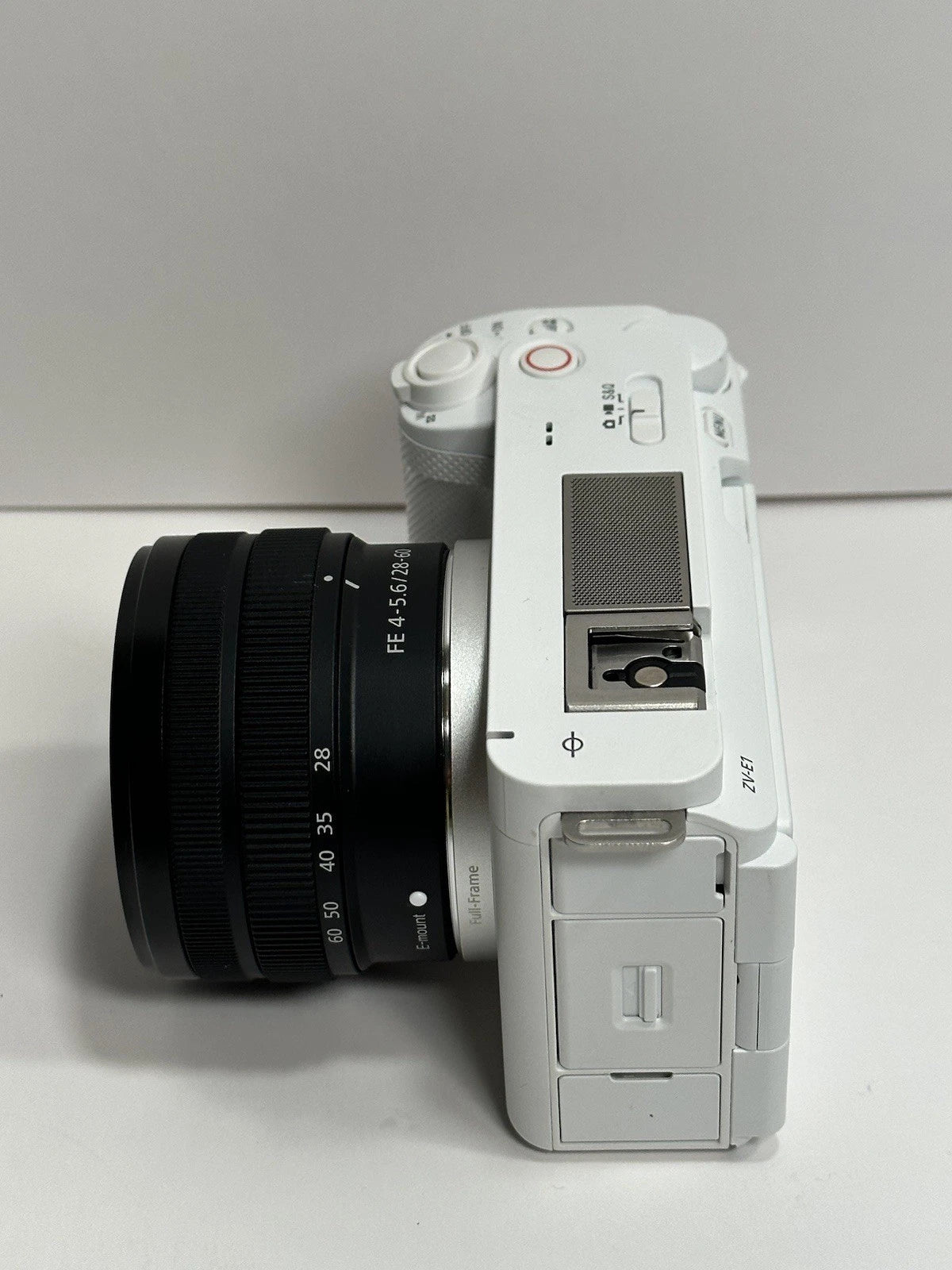 Sony Alpha ZV-E1 4K Mirrorless Camera White (ILCZVE1/B) + 28-60mm Lens