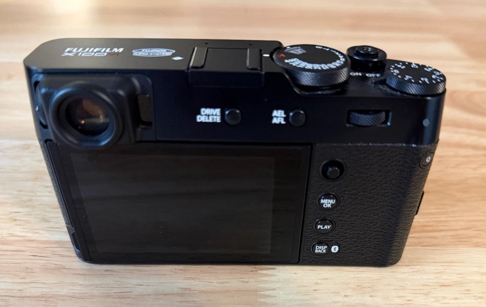 Fujifilm X100VI Digital Camera (Black) – Excellent Condition – Extras Included – 600 Shutter Count