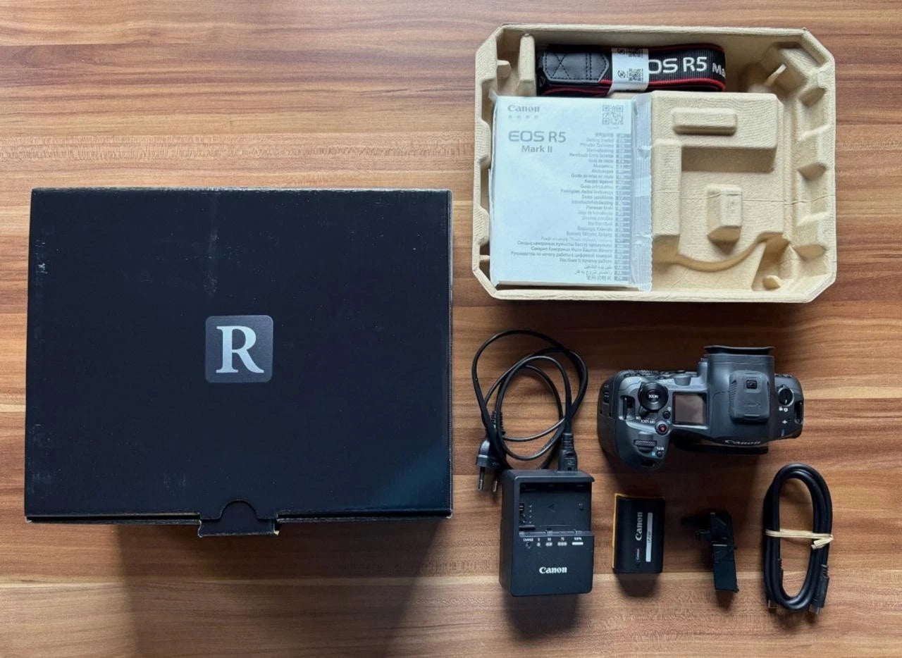 Canon EOS R5 Mark II ,Black, with CMOS 45MP Sensor MINT Condition, Full set