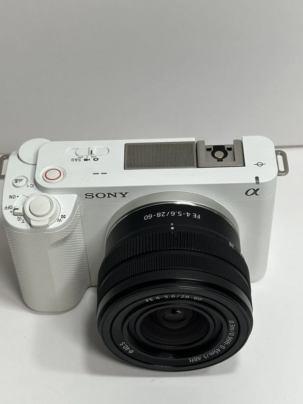 Sony Alpha ZV-E1 4K Mirrorless Camera White (ILCZVE1/B) + 28-60mm Lens