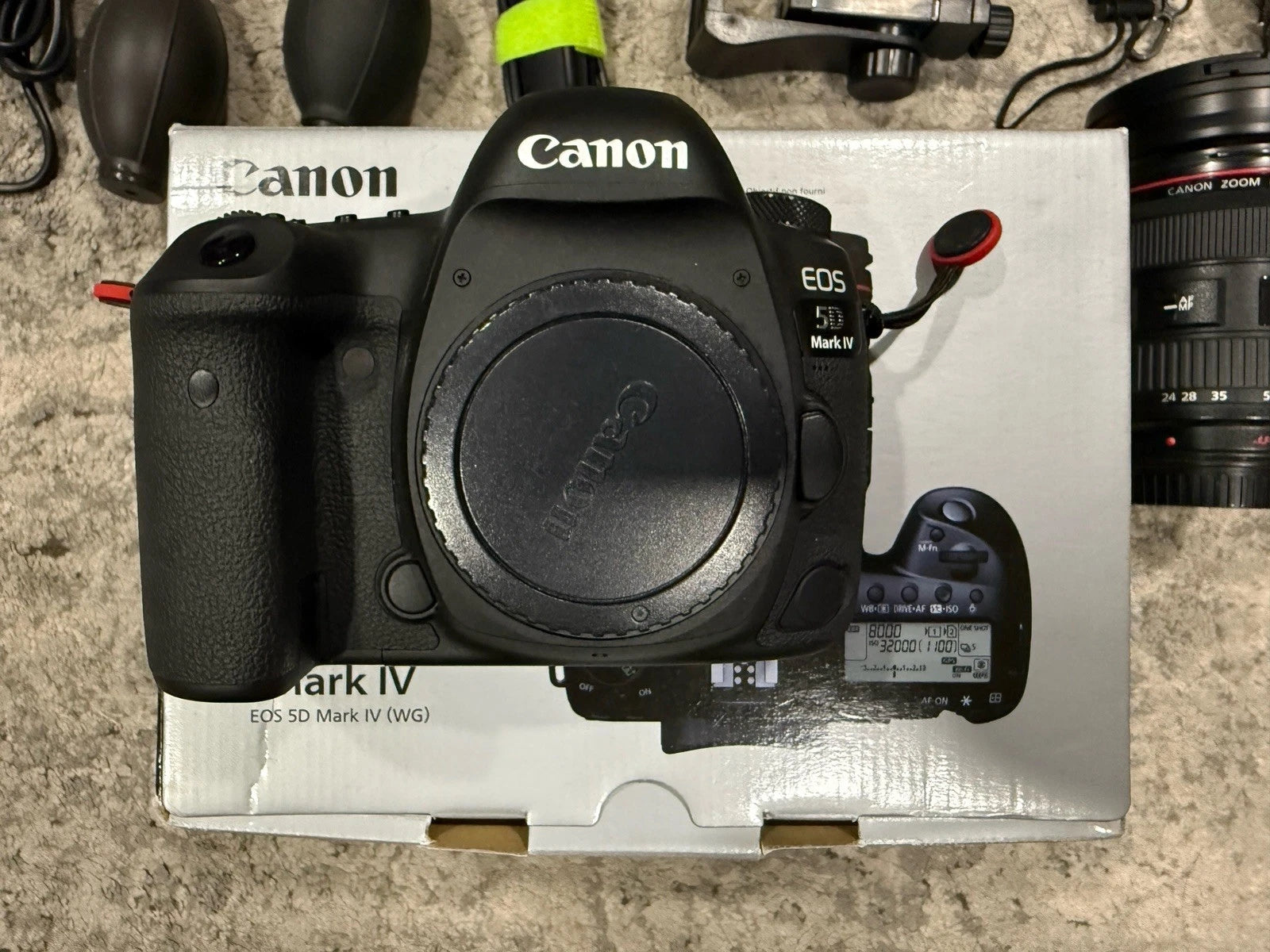 Canon EOS 5D Mark IV Camera lens and Battery Grip Lots Of Extras