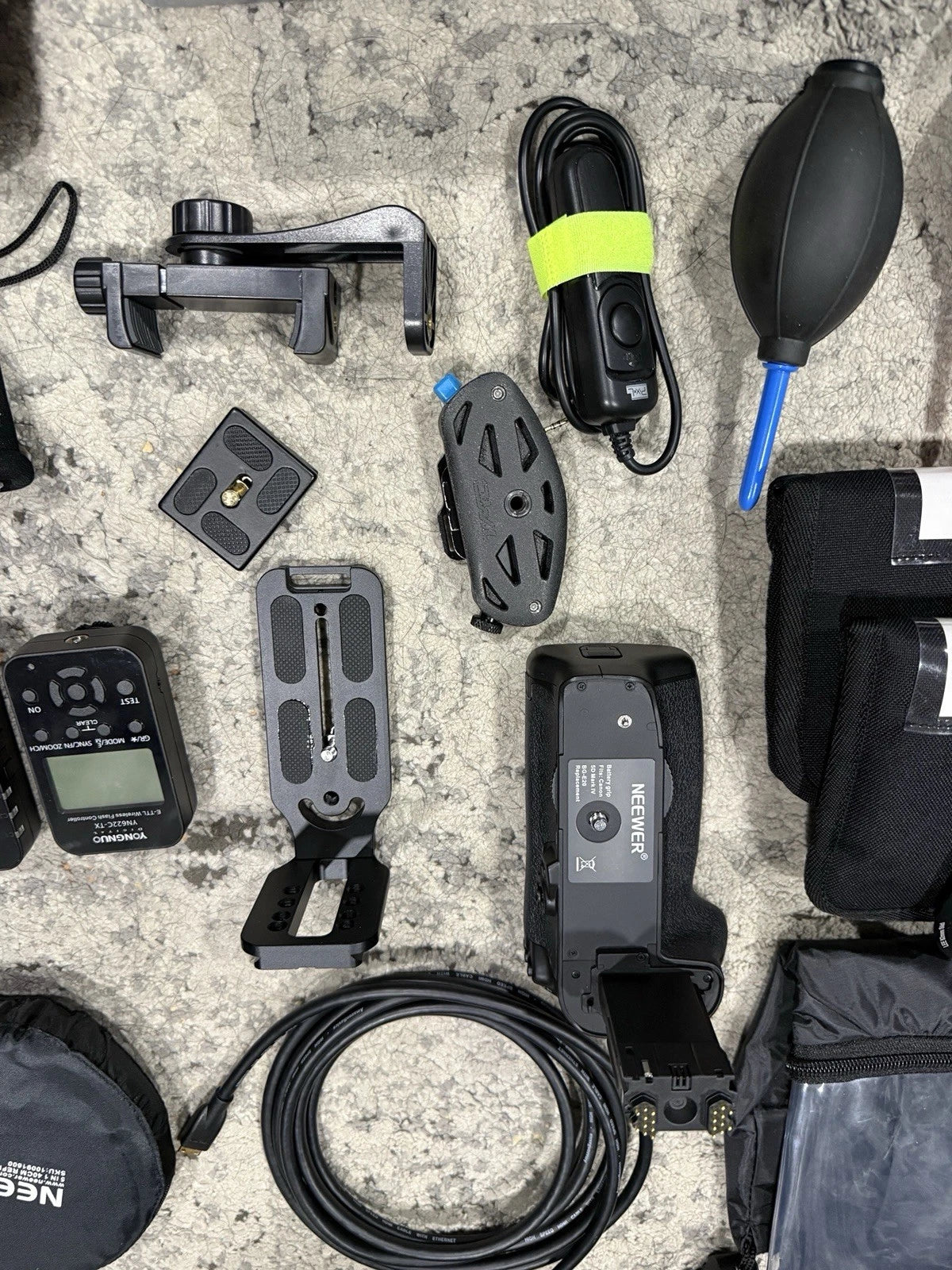 Canon EOS 5D Mark IV Camera lens and Battery Grip Lots Of Extras