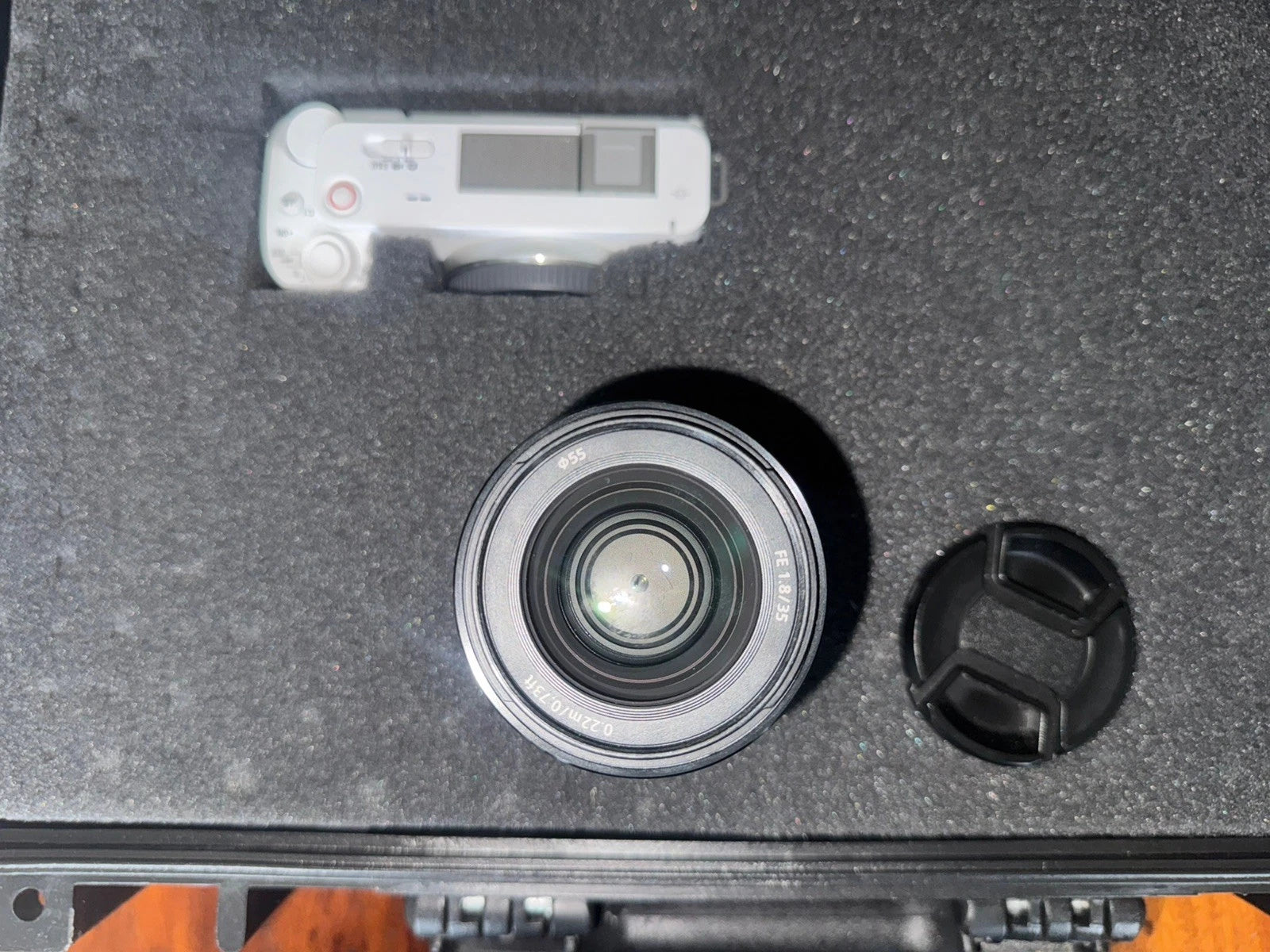 Sony ZV-E1 + SONY FE 35mm F1.8 (SEL35F18F) | SD Card + More